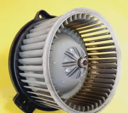 Mitsubishi Space Star Heater fan/blower 0130111191