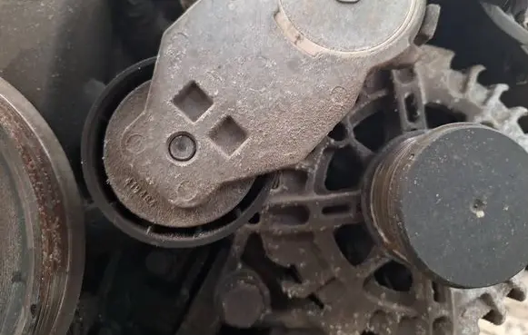Mazda 2 Generator/alternator belt tensioner 4194b4