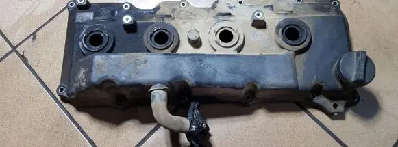 Toyota Hilux (AN10, AN20, AN30) Rocker cam cover 