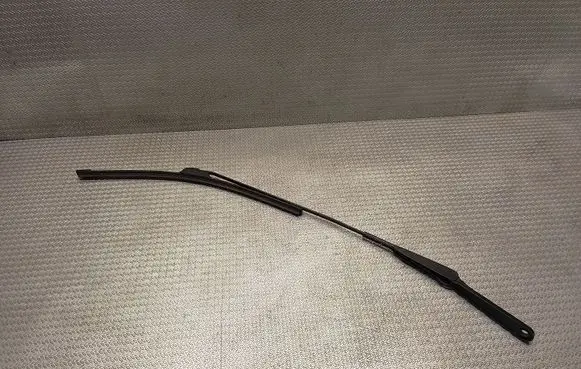 Opel Vivaro Front wiper blade arm 8200696499