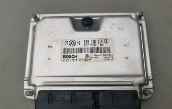 Volkswagen PASSAT B5.5 Engine control unit/module 0281010667 038906019EK 28SA5041
