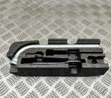 Volkswagen Caddy Tool set 2K5012113A 2K0012219