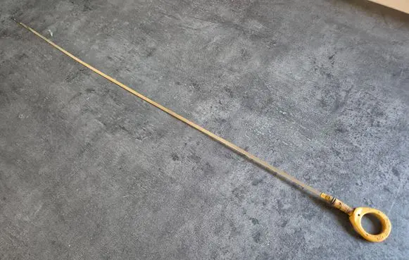 Toyota Hilux (AN10, AN20, AN30) Oil level dip stick 