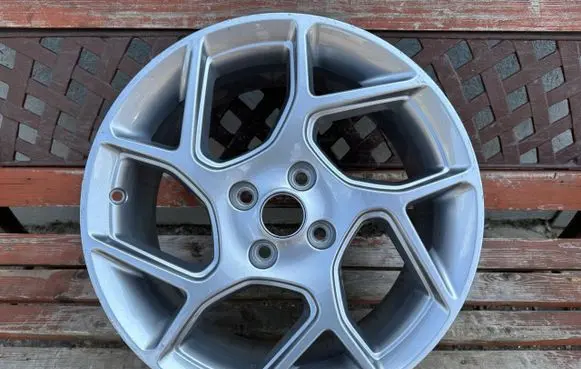 Ford Fiesta R17 alloy rim 