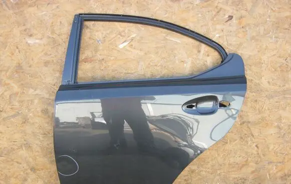 Lexus IS 220D-250-350 Rear door