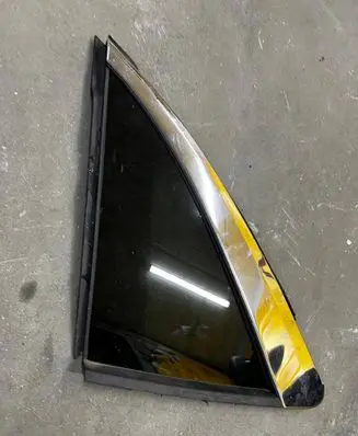 Ford Escape IV Rear side window 