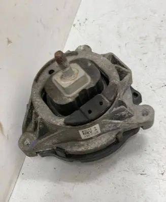 BMW M4 F82 F83 Engine mount bracket 8481702 28481702