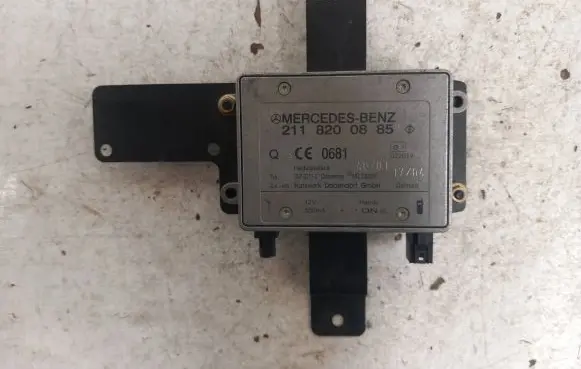 Mercedes-Benz E W211 Antenna control unit 2118200885