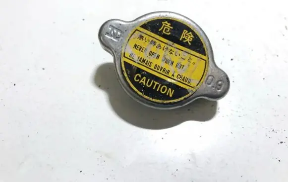 Toyota Corolla E110 Coolant expansion tank/reservoir cap 