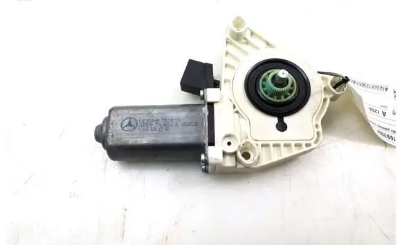 Mercedes-Benz A W169 Front door window regulator motor A1698201742