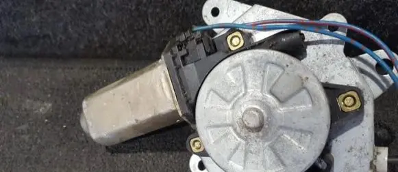 Nissan Almera Front door window regulator motor