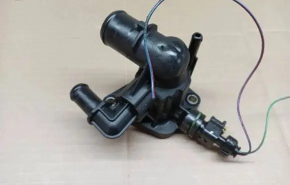 Suzuki Swift II Thermostat housing 55206391 A11688C