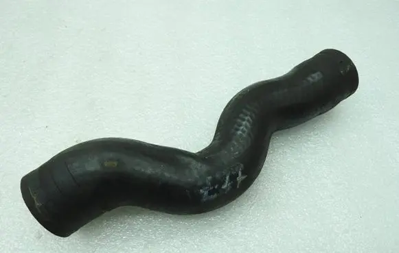 Opel Zafira B Intercooler hose/pipe 55353830