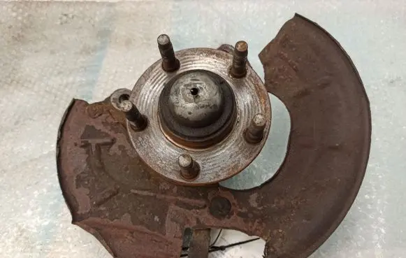 Ford Mustang IV Front wheel hub
