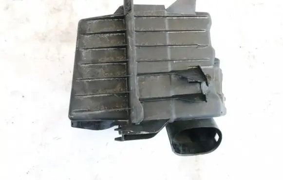Skoda Roomster (5J) Air filter box 6q0129607 6q0129620