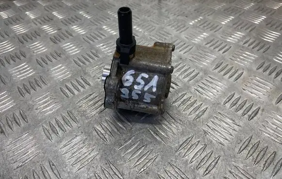 Mercedes-Benz E W212 Vacuum pump A6510900005