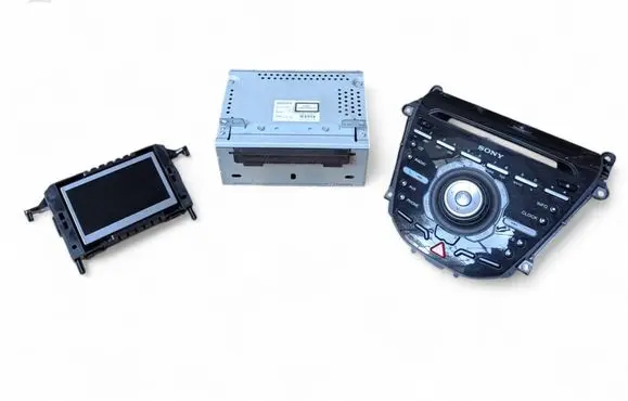 Radio/CD/DVD/GPS head unit