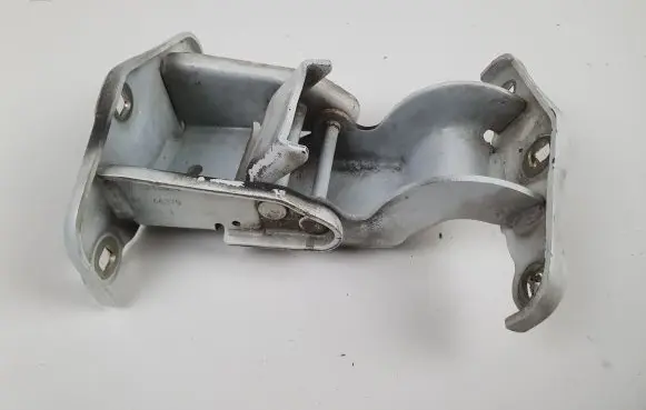 Renault Trafic II (X83) Loading door lower hinge 312304 66379