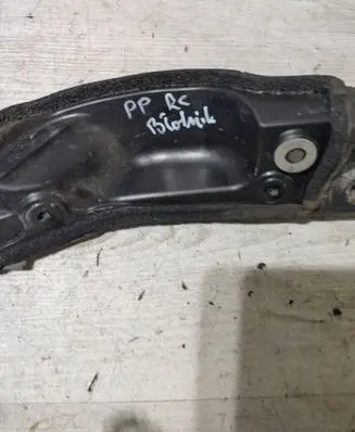 Lexus RC Fender mounting bracket 5388224030