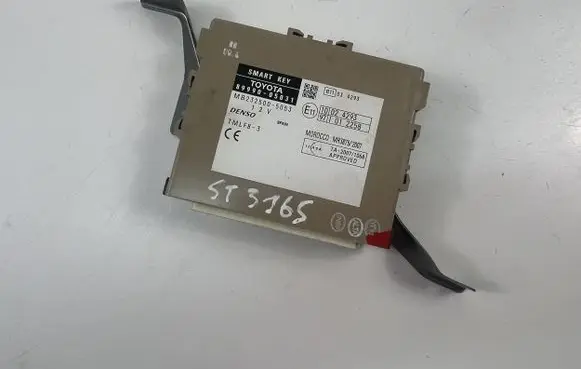 Toyota Avensis T270 Other control units/modules 8999005031