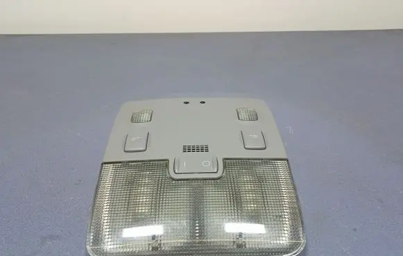 Audi A4 S4 B5 8D Boot/trunk interior light 8D0947111N