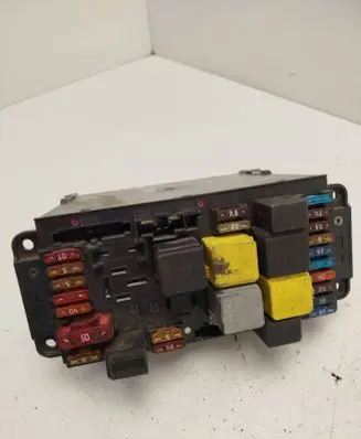 Mercedes-Benz C W203 Fuse module 5DK00848551 2035452801