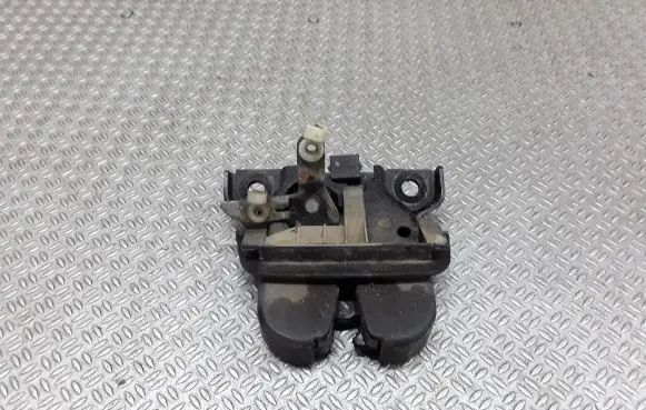 Audi A6 S6 C5 4B Tailgate/trunk/boot lock/catch/latch