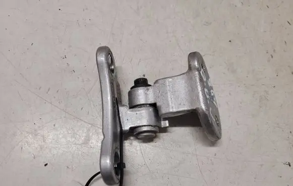 Volvo V50 Rear door upper hinge