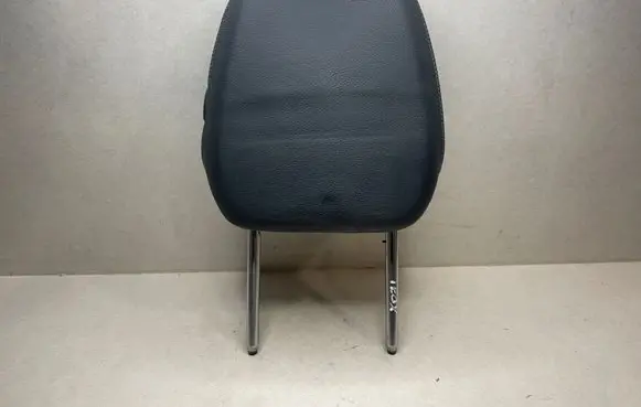 Porsche Cayenne (92A) Front seat headrest 