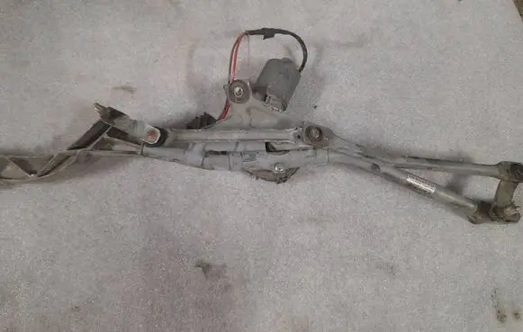 Mercedes-Benz E W211 Front wiper linkage a2118200942 2118200942