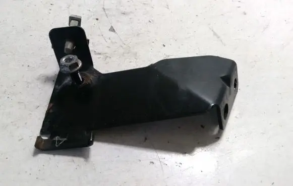 Other engine bay part