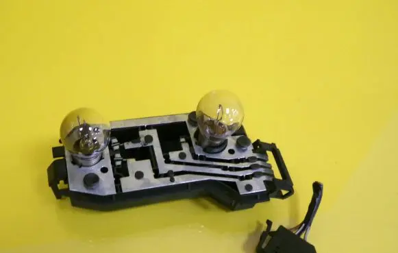 Seat Toledo I (1L) Tail light bulb cover holder 961637-00