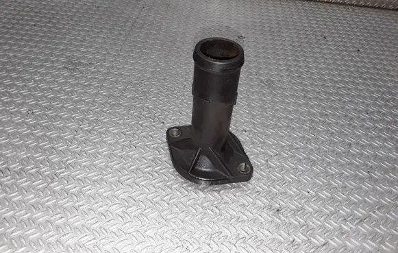 Volkswagen Golf IV Engine coolant pipe/hose 038121121