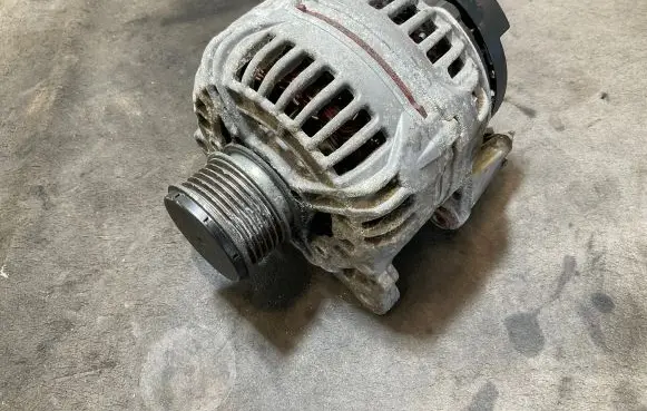Volkswagen Golf VI Generator/alternator 06F903023F