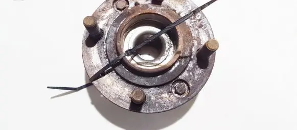 Rear wheel hub