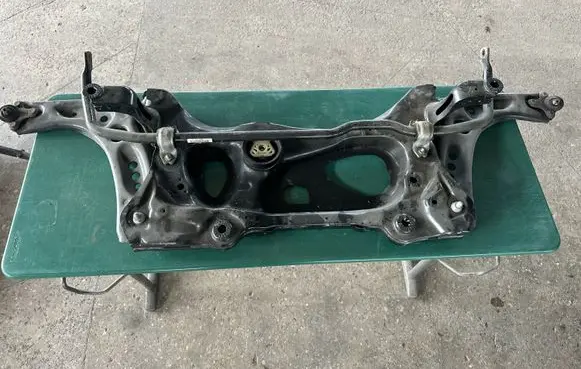 Volkswagen Golf Sportsvan Front subframe 5Q0199315R 5Q0407151J 5Q0407152J