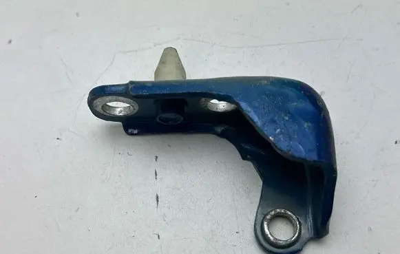 Ford Mustang VI Front door upper hinge 22801110