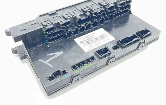 Mercedes-Benz E W211 Fuse module 2115453601 5DK00804741