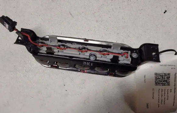 KIA Sorento Third/center stoplight 927003E0