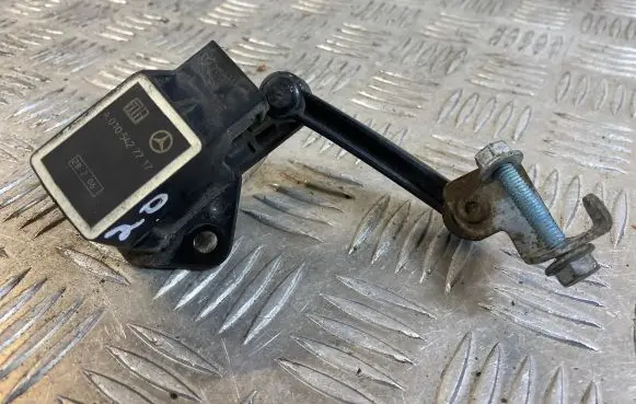 Mercedes-Benz R W251 Headlight/headlamp level sensor A0105427717