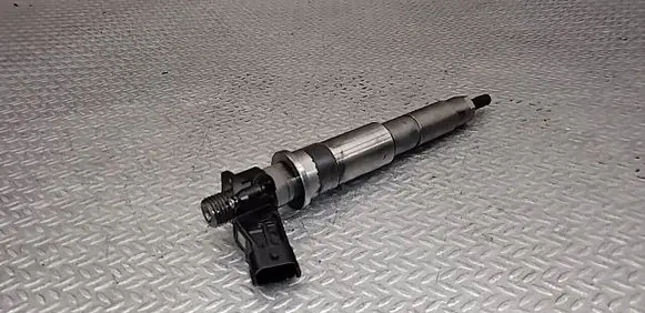 Fuel injector