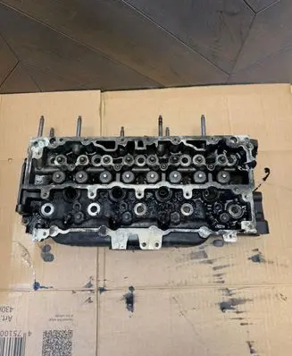 Peugeot 308 Engine head 9684504780