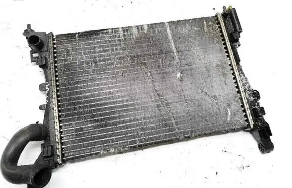 Opel Corsa D Coolant radiator 55701408 55.701.408