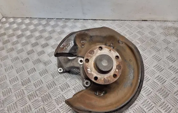 Volkswagen PASSAT B6 Rear wheel hub 