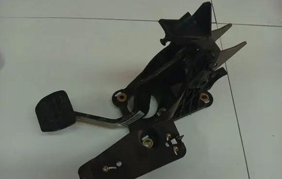 Renault Vel Satis Brake pedal 07010022 8200003537