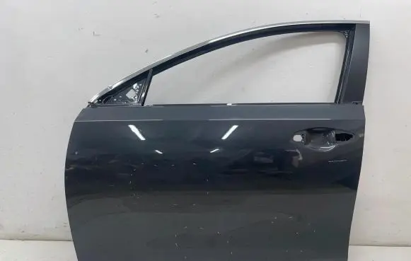 KIA Ceed Front door