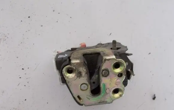 Nissan Almera Tino Rear door lock 