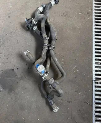 Renault Trafic III (X82) Engine coolant pipe/hose 210450937R