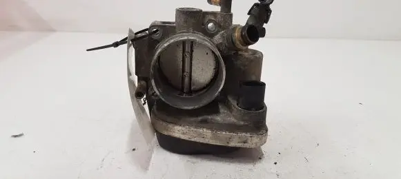 Opel Zafira B Throttle valve 55562380