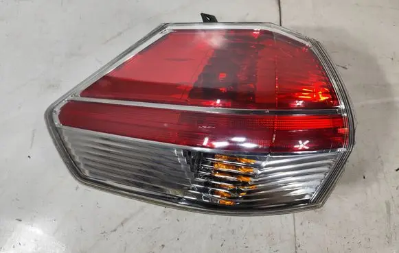 Nissan X-Trail T32 Rear/tail lights 22017939 61650123
